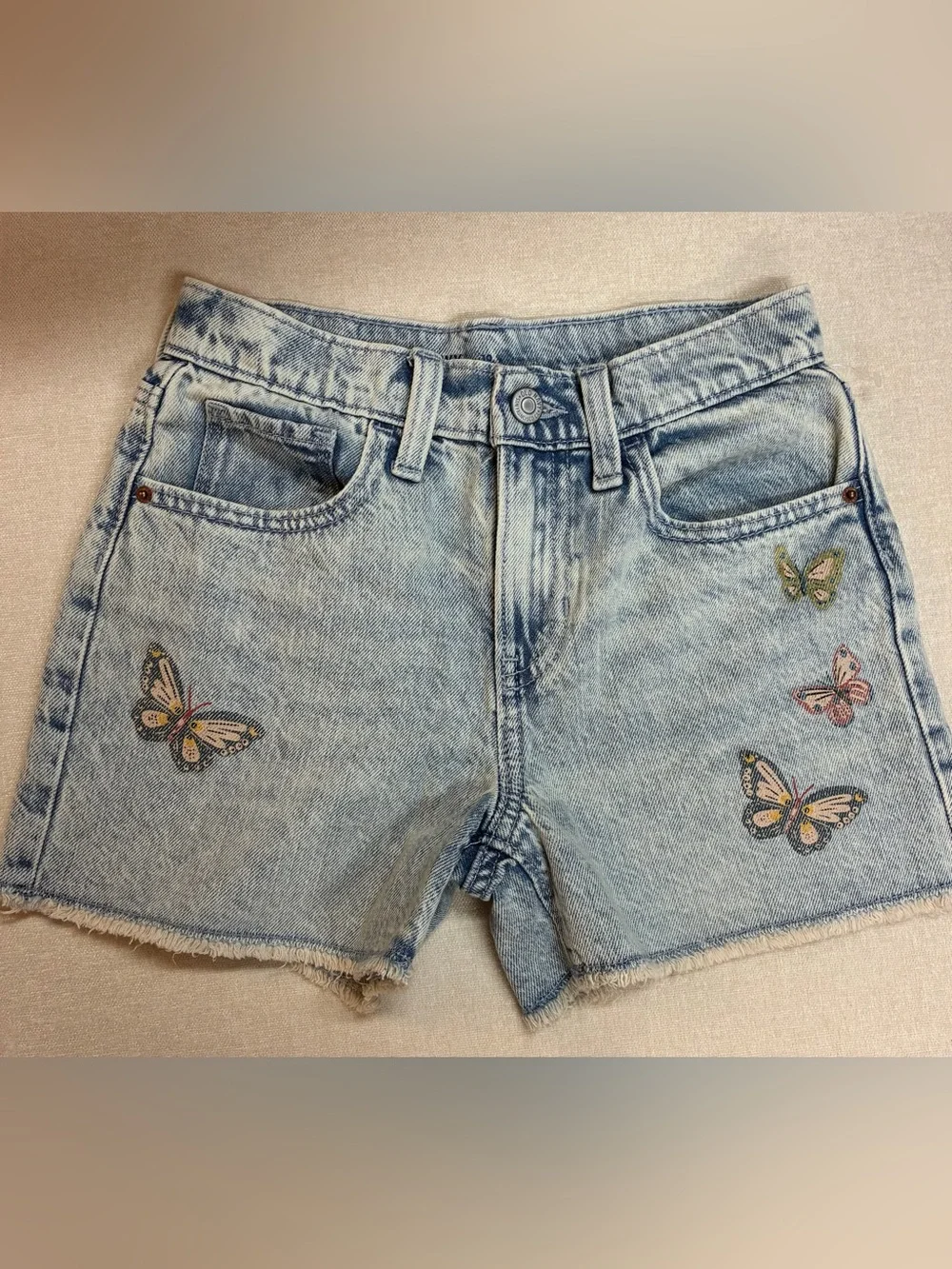 2026 NWT Old Navy Light Blue Denim Butterfly Patch Shorts